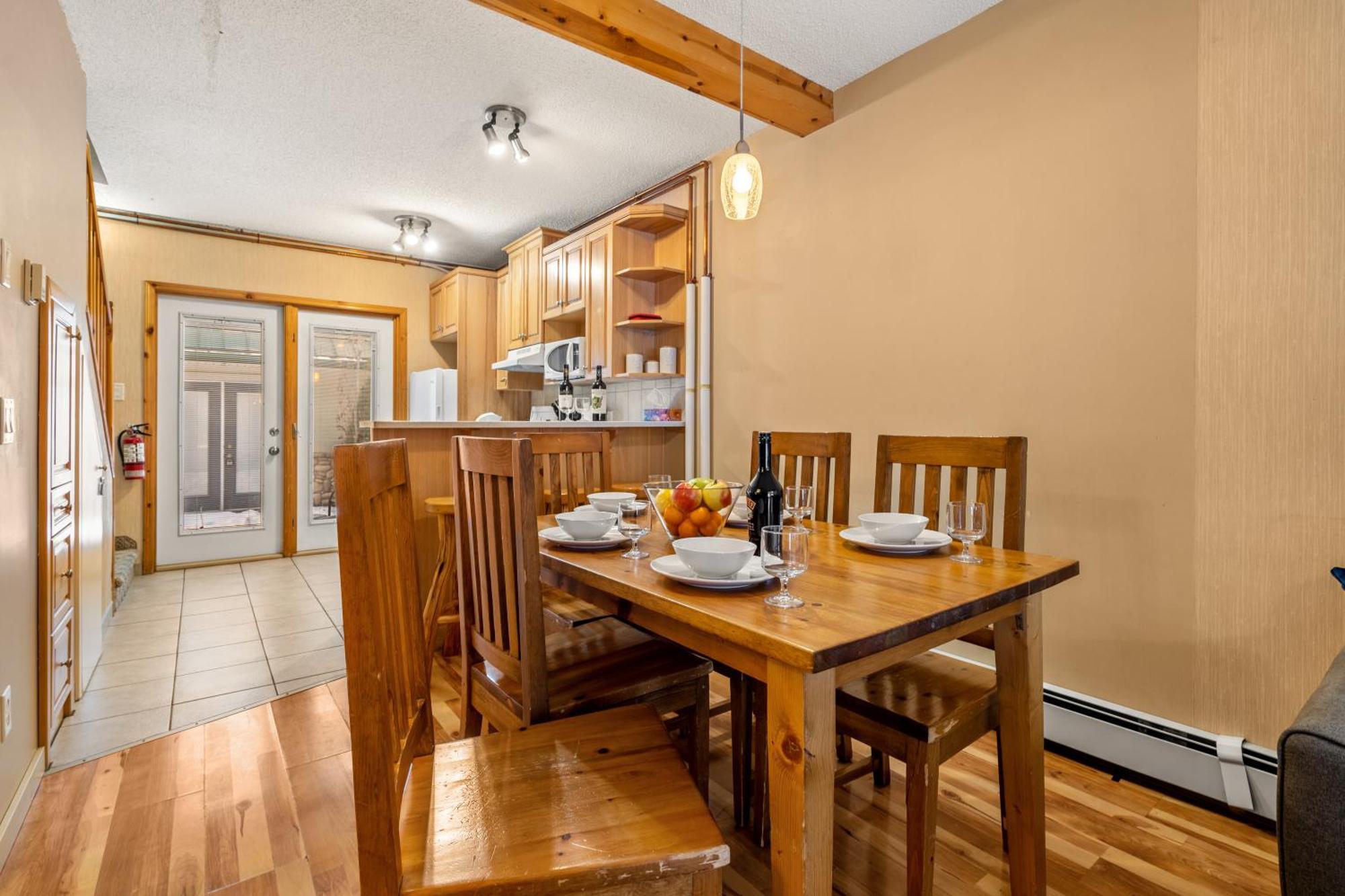 Banff Woods Lodge Canmore Eksteriør bilde